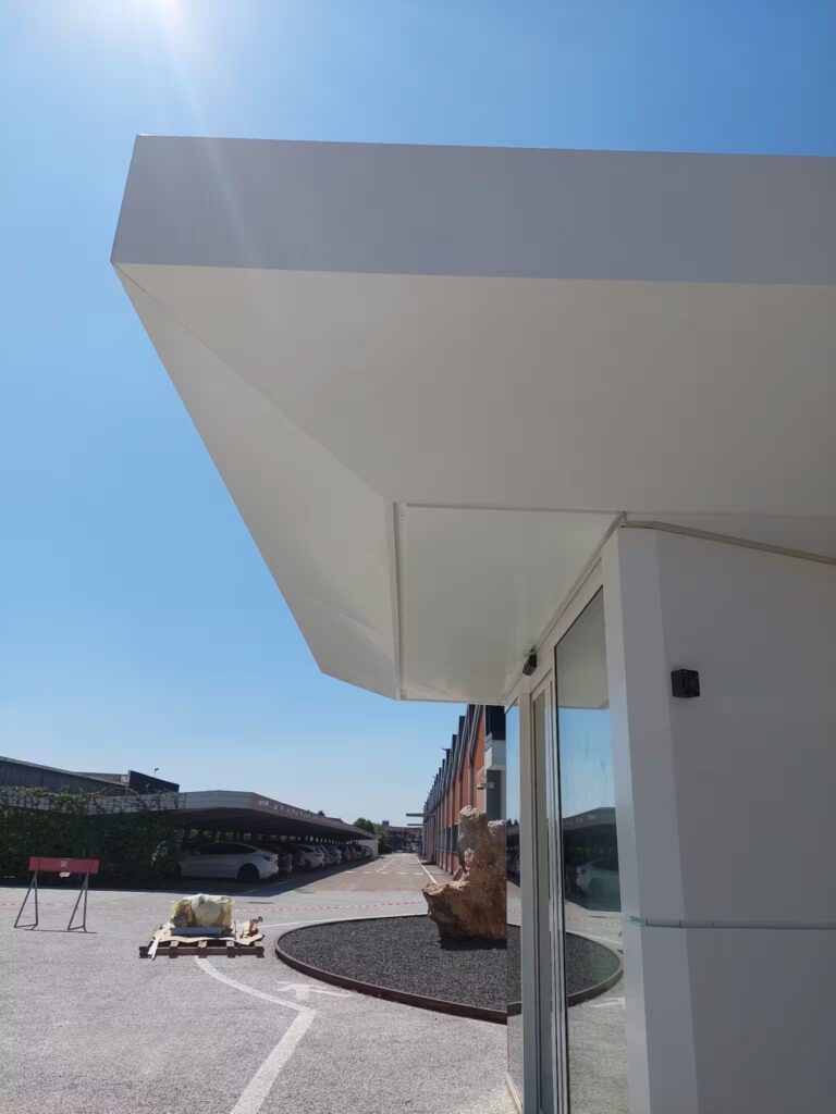 Geometrie in Bianco – Nuovo Ingresso per la Reception di un’Azienda a Caselle (VR) 1 Azienda Caselle Bussola 2
