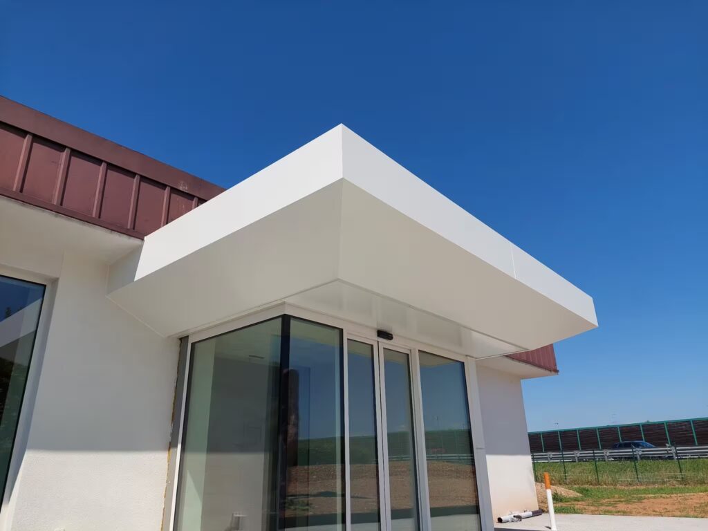 Geometrie in Bianco – Nuovo Ingresso per la Reception di un’Azienda a Caselle (VR) 4 Azienda Caselle Bussola 4
