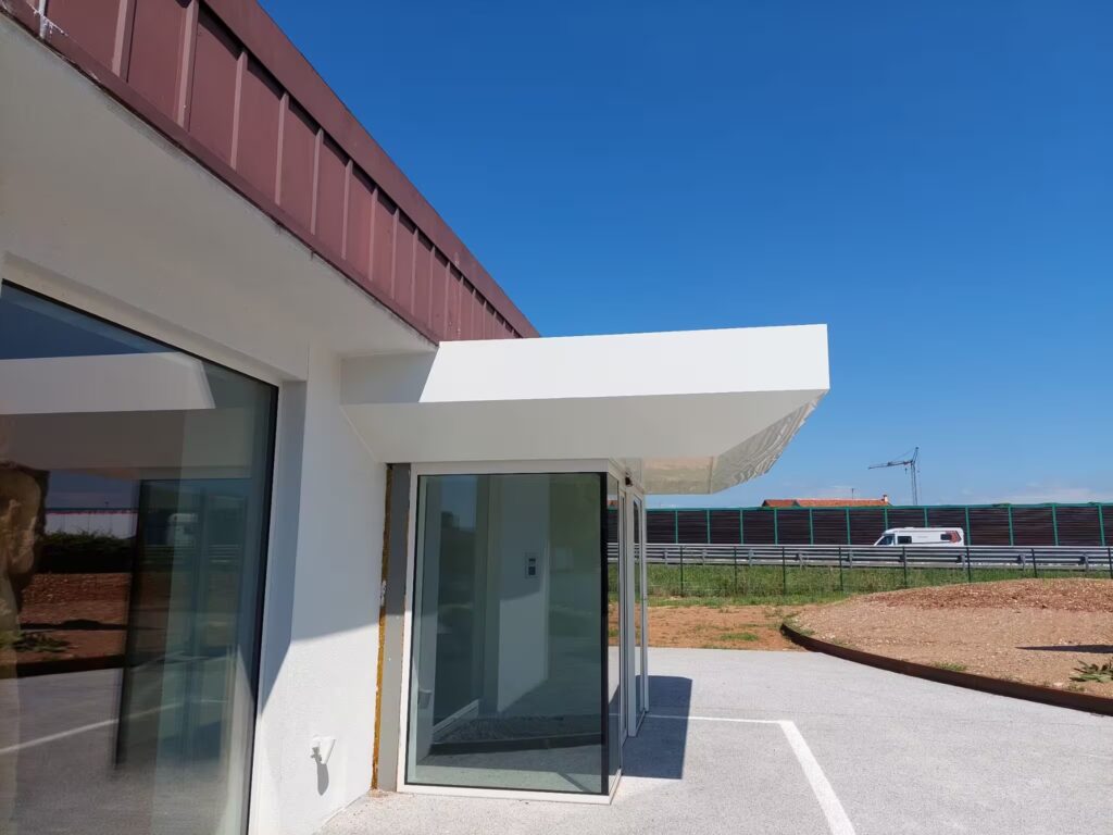 Geometrie in Bianco – Nuovo Ingresso per la Reception di un’Azienda a Caselle (VR) 3 Azienda Caselle Bussola 5